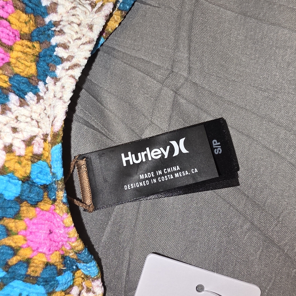 Hurley Crochet Bikini Set with Colorful Pattern - Picture 5 of 9